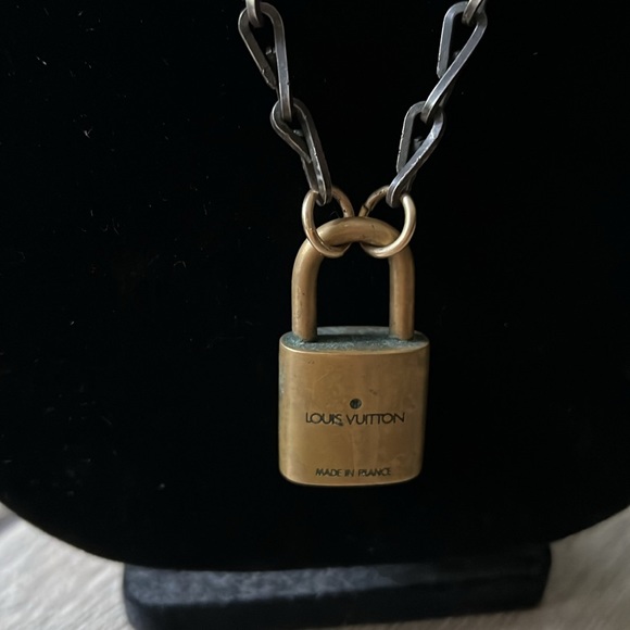 LV Lock necklace - Picture 6 of 8